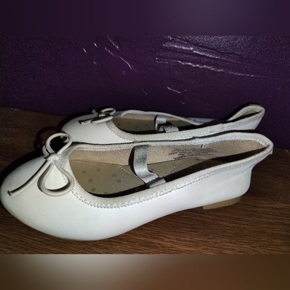 Cat and Jack White Dress Flats Size 10 - Picture 4 of 5